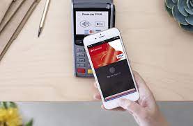 Does Apple Pay show your name?