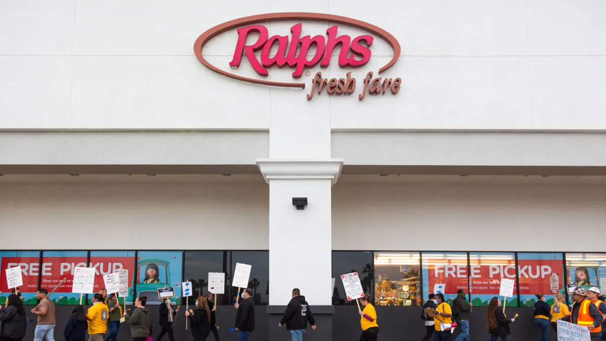 Does Ralphs Take Apple Pay?