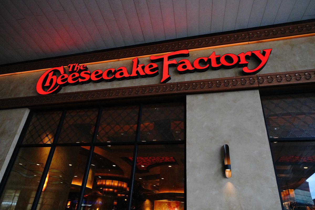 Does Cheesecake Factory Take Apple Pay?