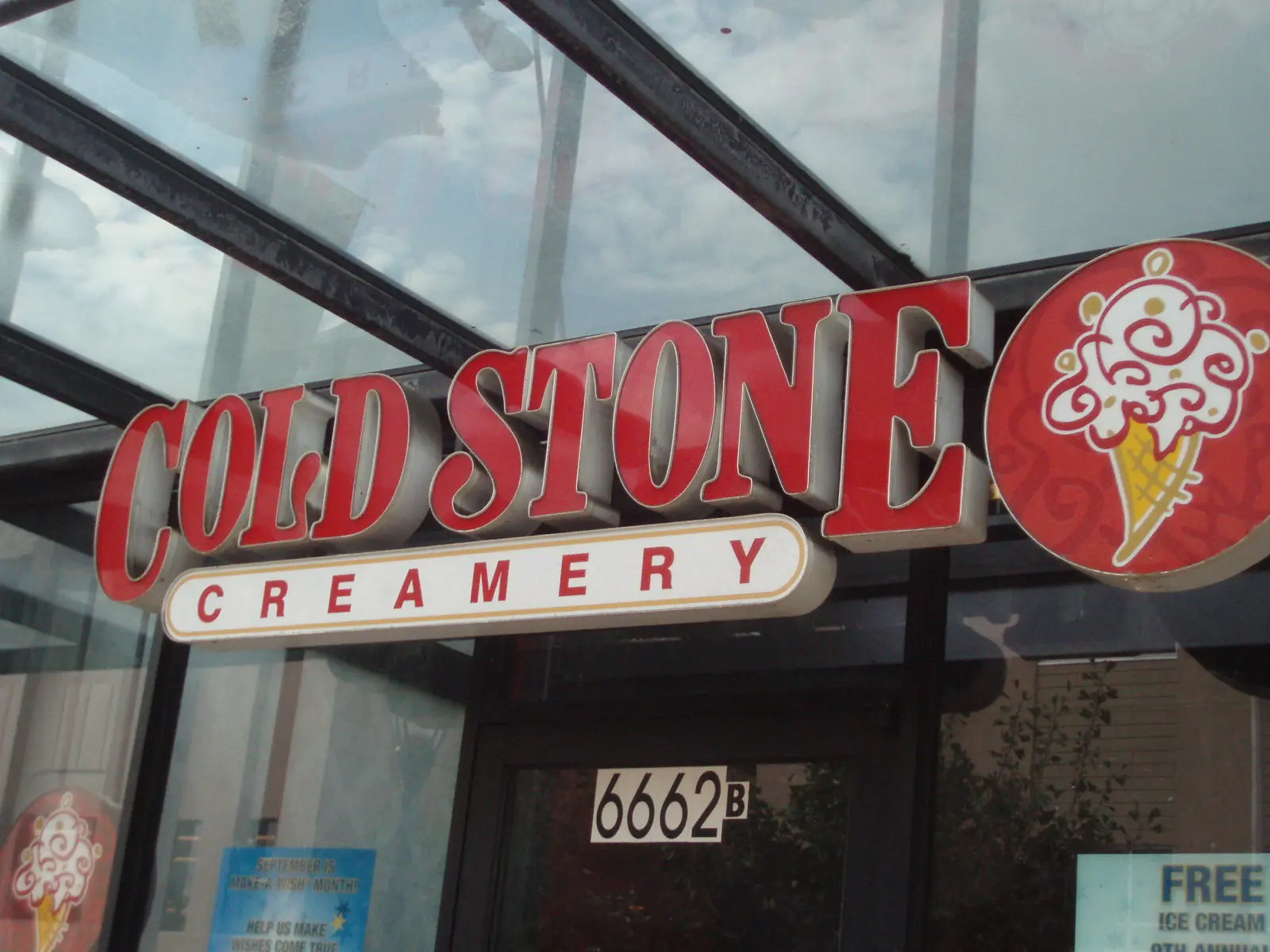 Does Cold Stone Take Apple Pay?