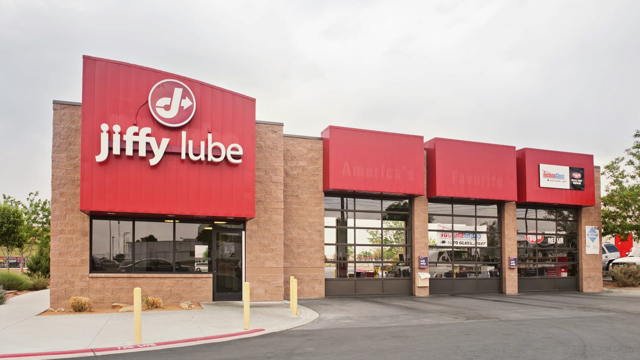 Does Jiffy Lube Take Apple Pay? 